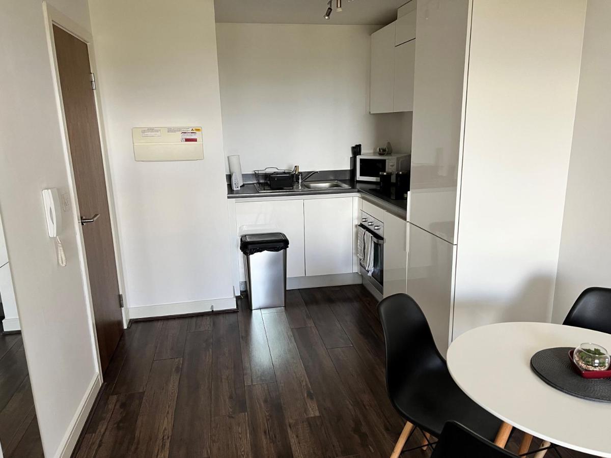 Spacious 1 Bed Relocation Apartment Free Parking, Brierley Hill Εξωτερικό φωτογραφία