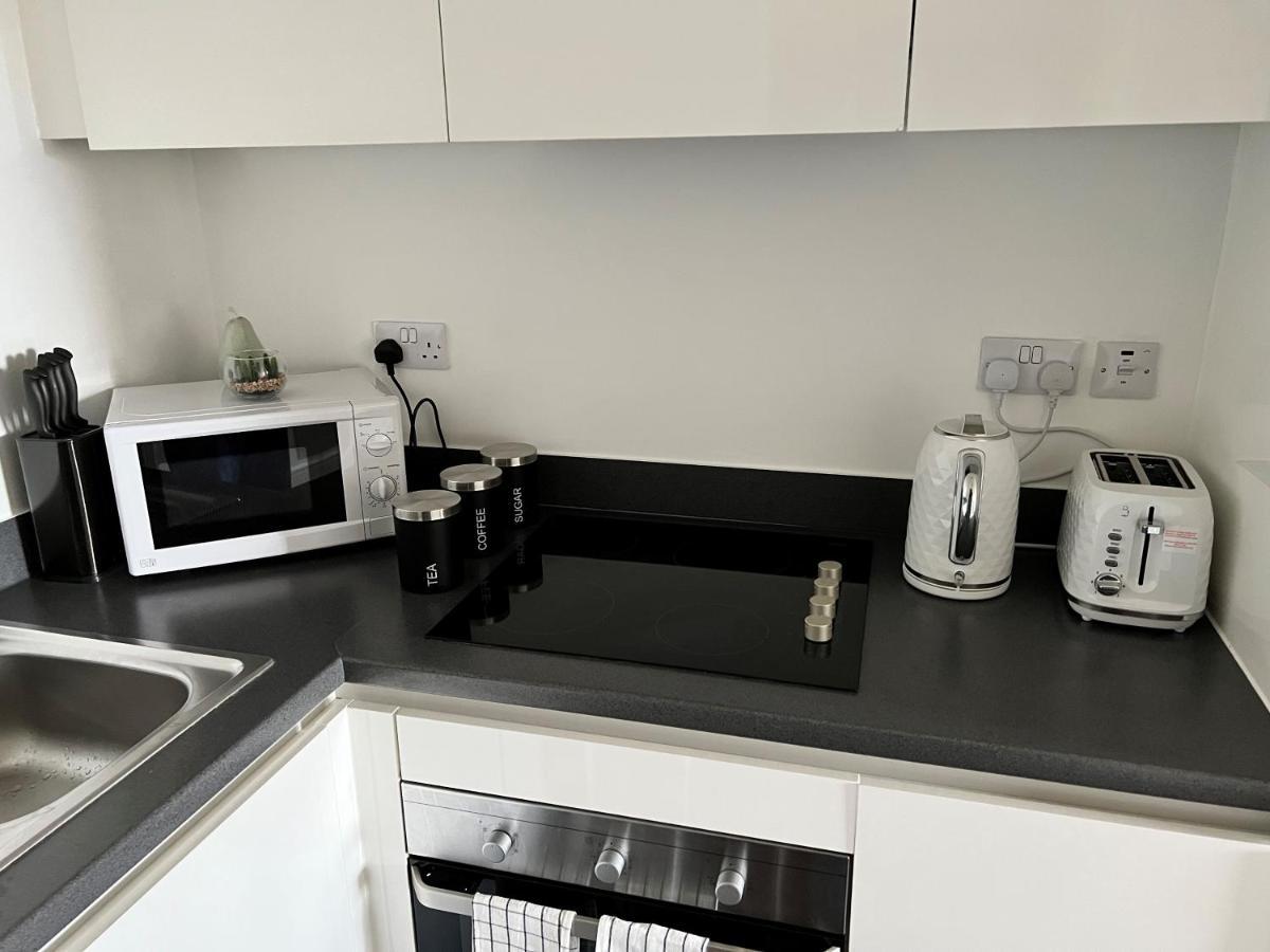 Spacious 1 Bed Relocation Apartment Free Parking, Brierley Hill Εξωτερικό φωτογραφία
