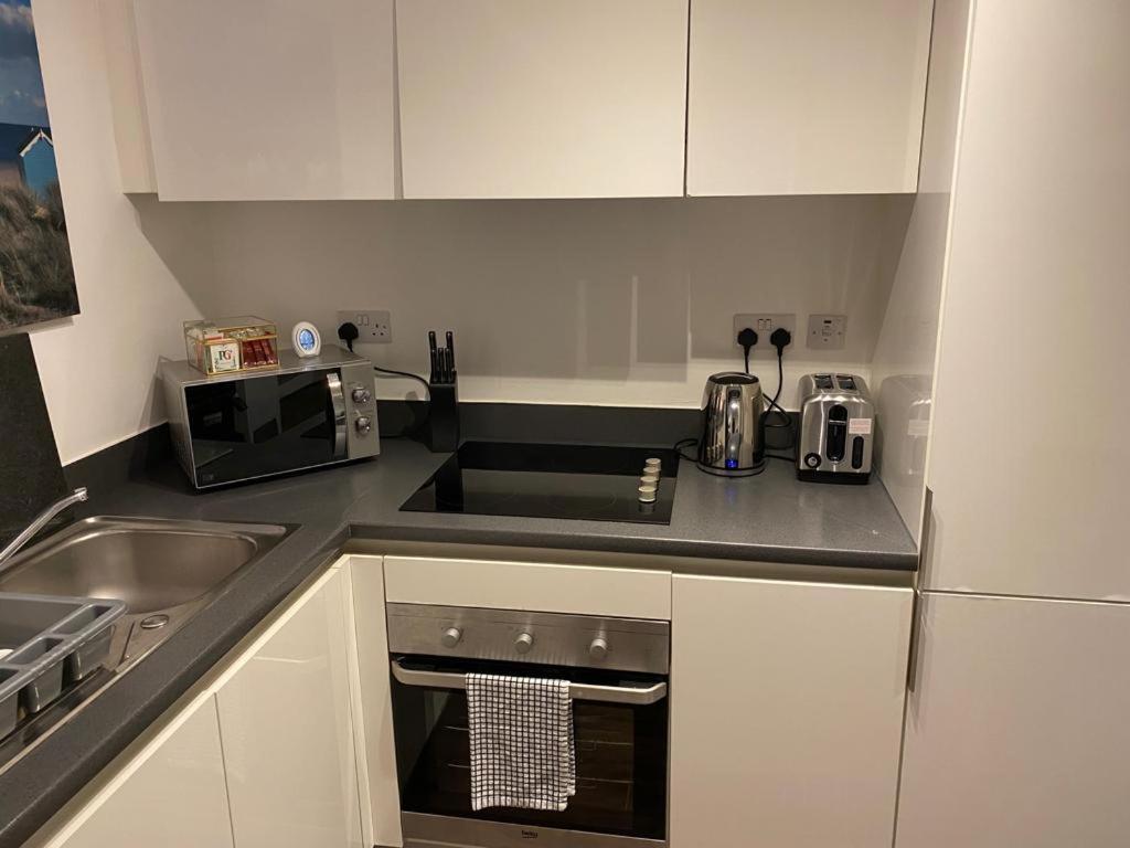 Spacious 1 Bed Relocation Apartment Free Parking, Brierley Hill Εξωτερικό φωτογραφία