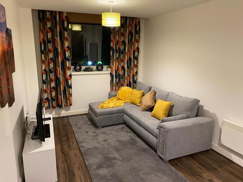 Spacious 1 Bed Relocation Apartment Free Parking, Brierley Hill Εξωτερικό φωτογραφία